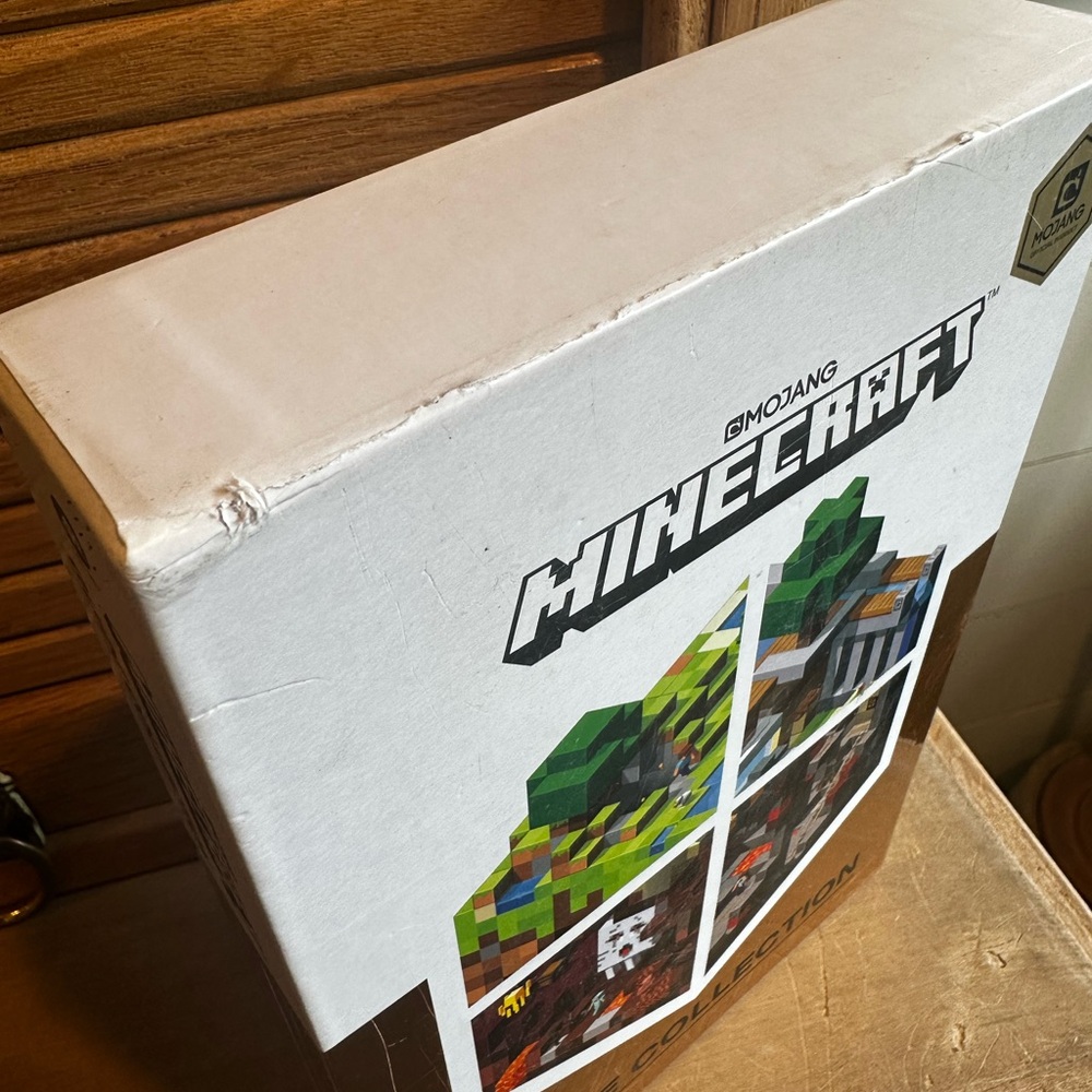 Minecraft Guide Collection Box Set - Picture 3 of 4